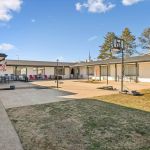 apex-recovery-center-tennessee-outside-courtyard